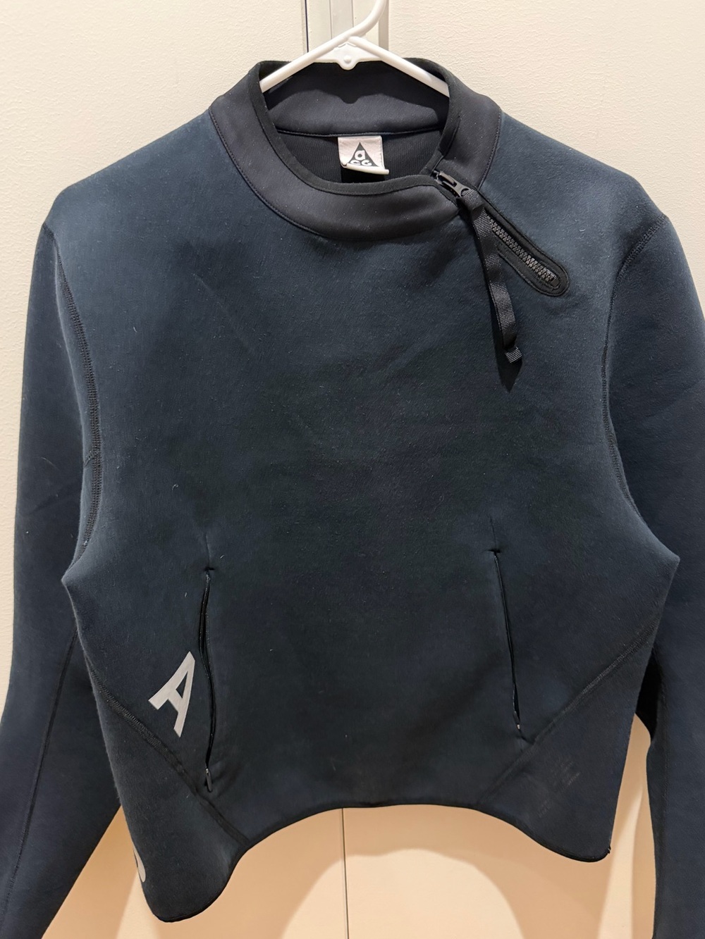 Nike ACG Black Cropped Zip-Neck Sweatshirt